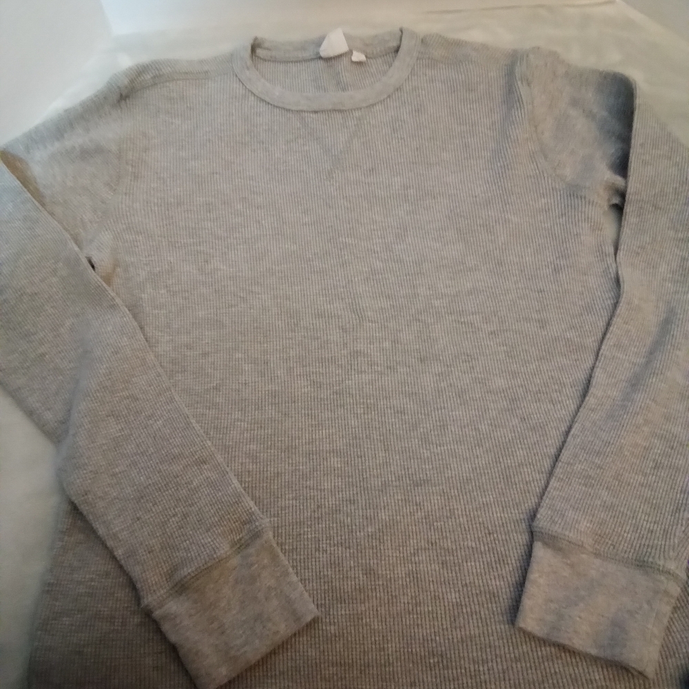 Gap sweater